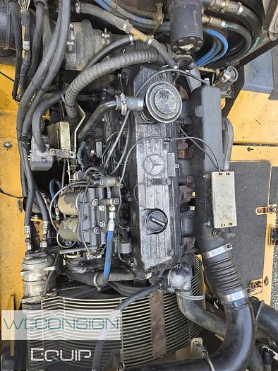 Used 2002 John Deere 250C