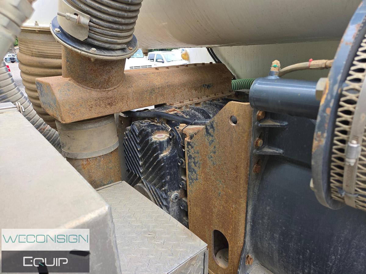 Used 2015 Peterbilt Tri-Axle Hydrovac