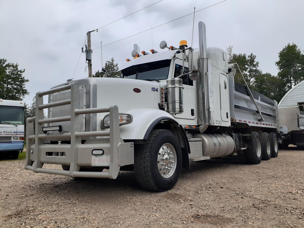 Used 2015 Peterbilt 367 Sleeper