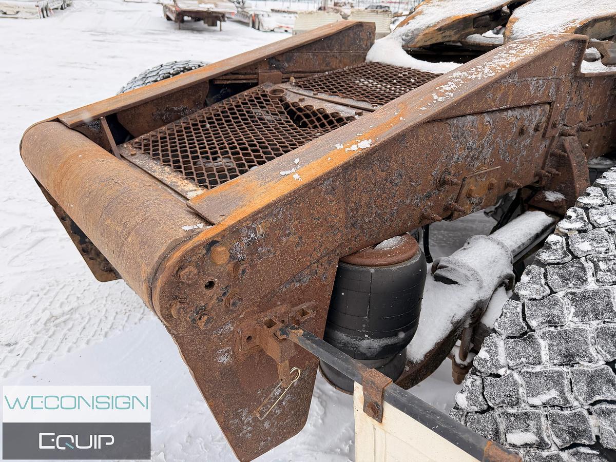 Used 2015 Peterbilt 367 Tri Drive Winch Truck