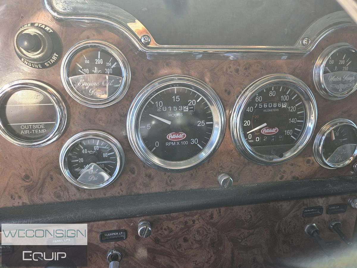Used 2005 Peterbilt Sleeper Wet Kit Truck
