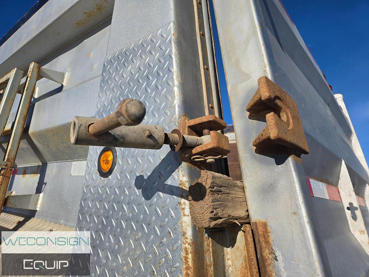 Used 2016 Arnes 30' End Dump