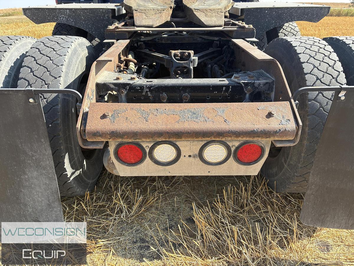 Used 2005 Kenworth T800 Sleeper Tractor