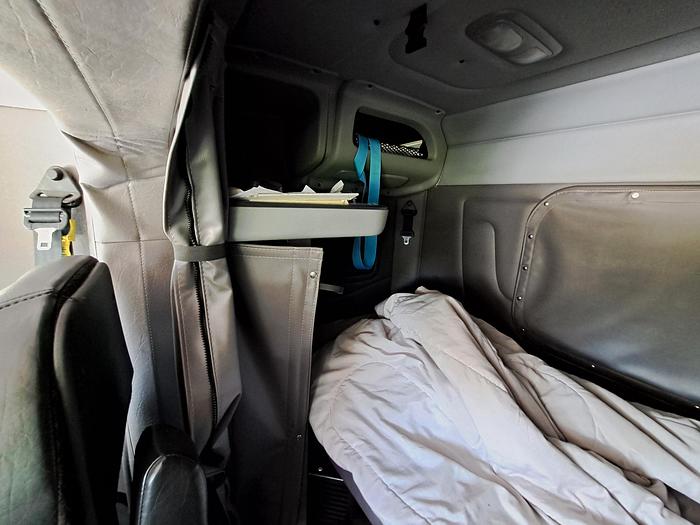 Used 2022 Peterbilt 389 With SUPER 40s HWY Truck Tractor