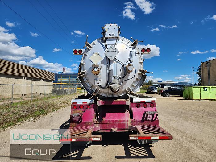 Used 2013 Peterbilt 367 Semi-Vacuum