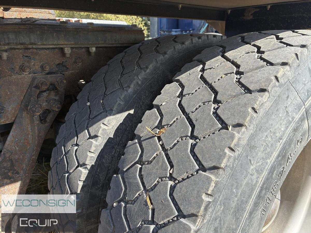 Used 2005 Kenworth T800 Sleeper Tractor