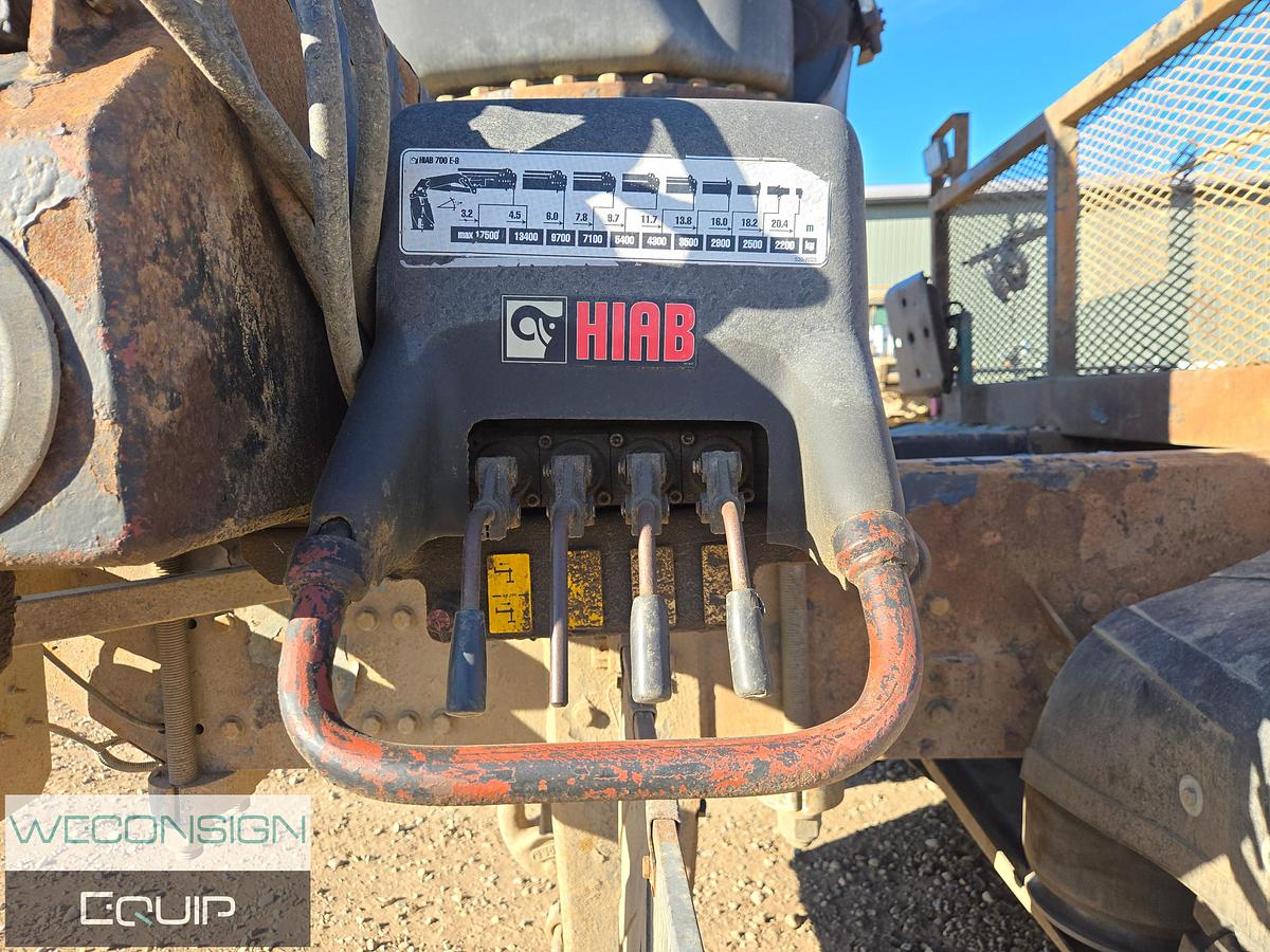 Used 2009 Freightliner FLD120SD Picker Truck