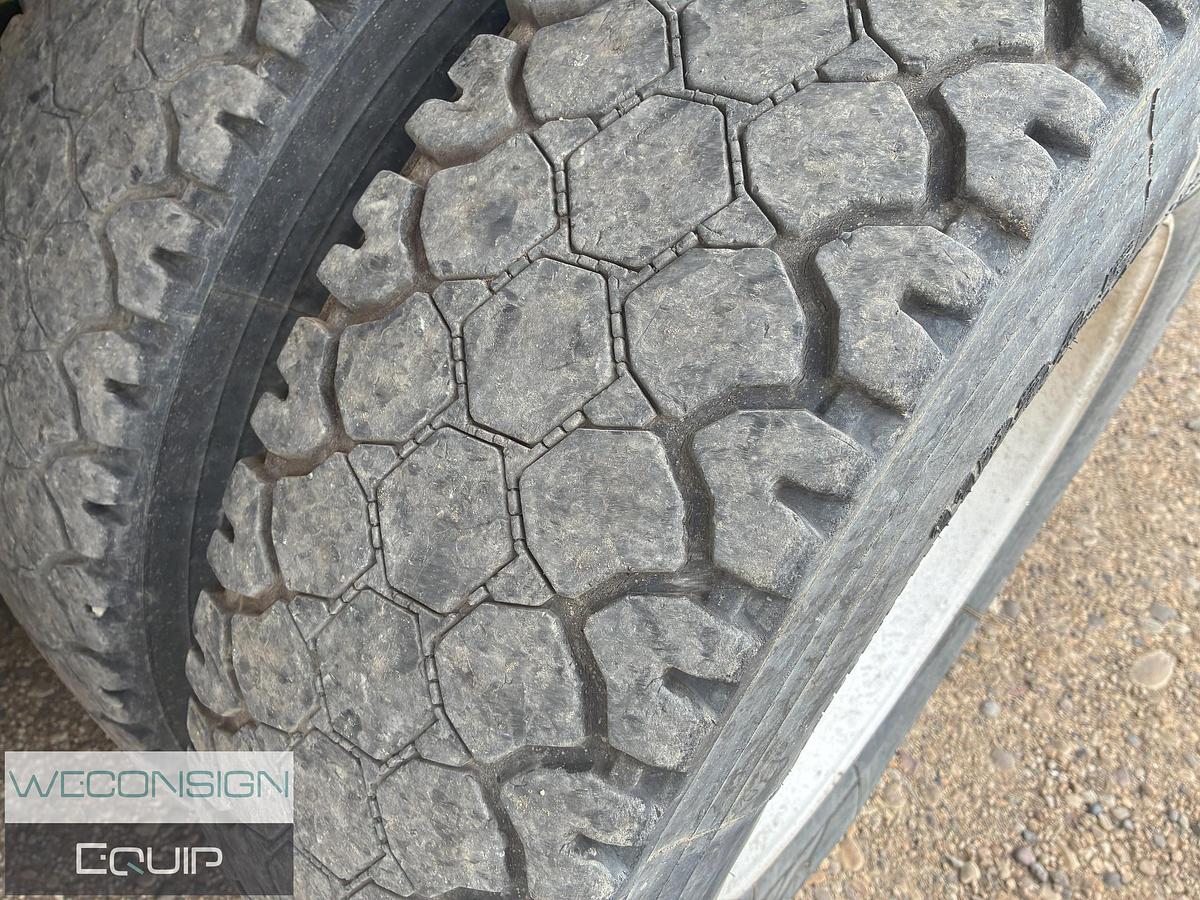 Used 2010 Kenworth SMV01