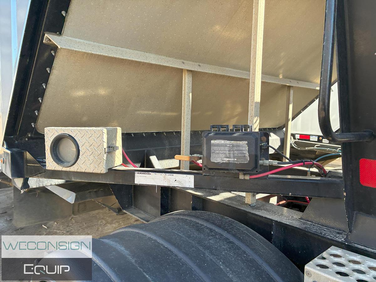 Used 2022 Doepker GRAVEL TRAILER SUPER B