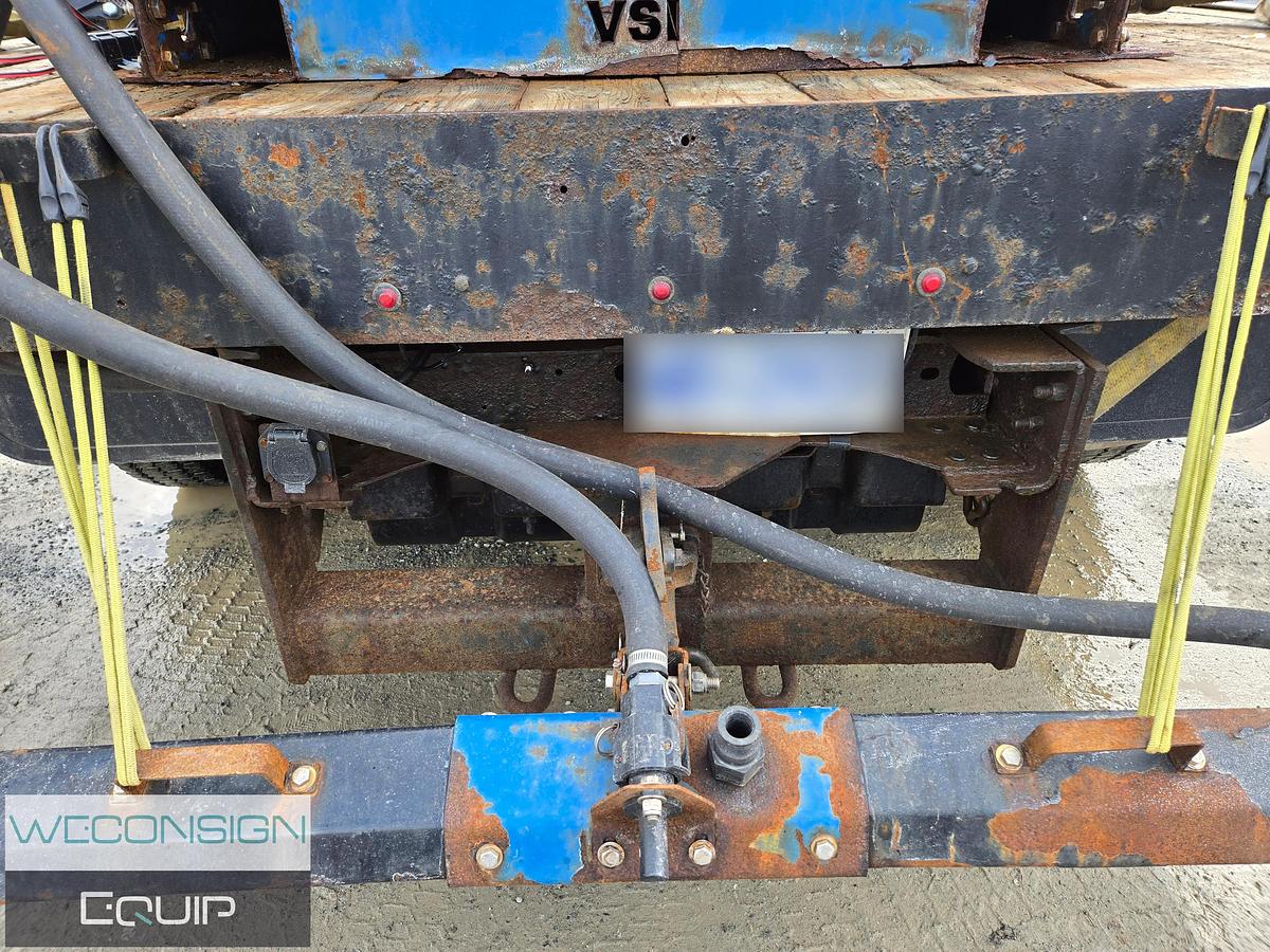 Used 2006 Ford F450 XL Flat Deck Knuckle Boom Truck