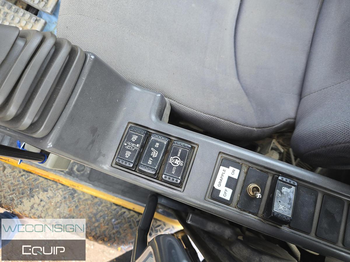 Used 2007 John Deere 240D Excavator