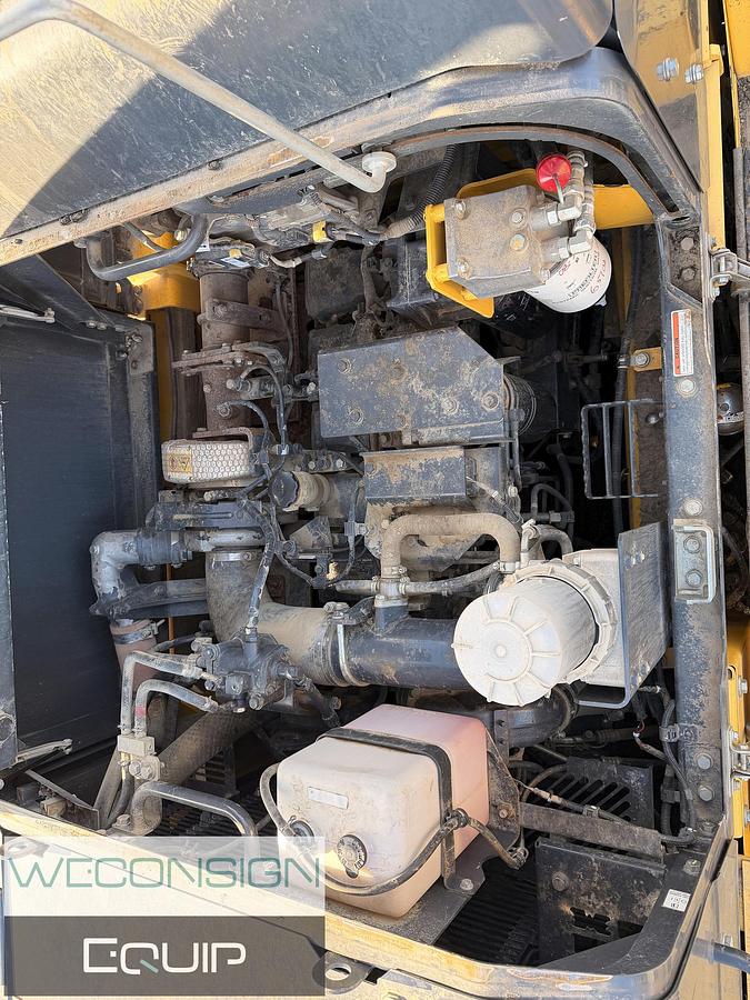 Used 2018 Komatsu PC490LCI-11