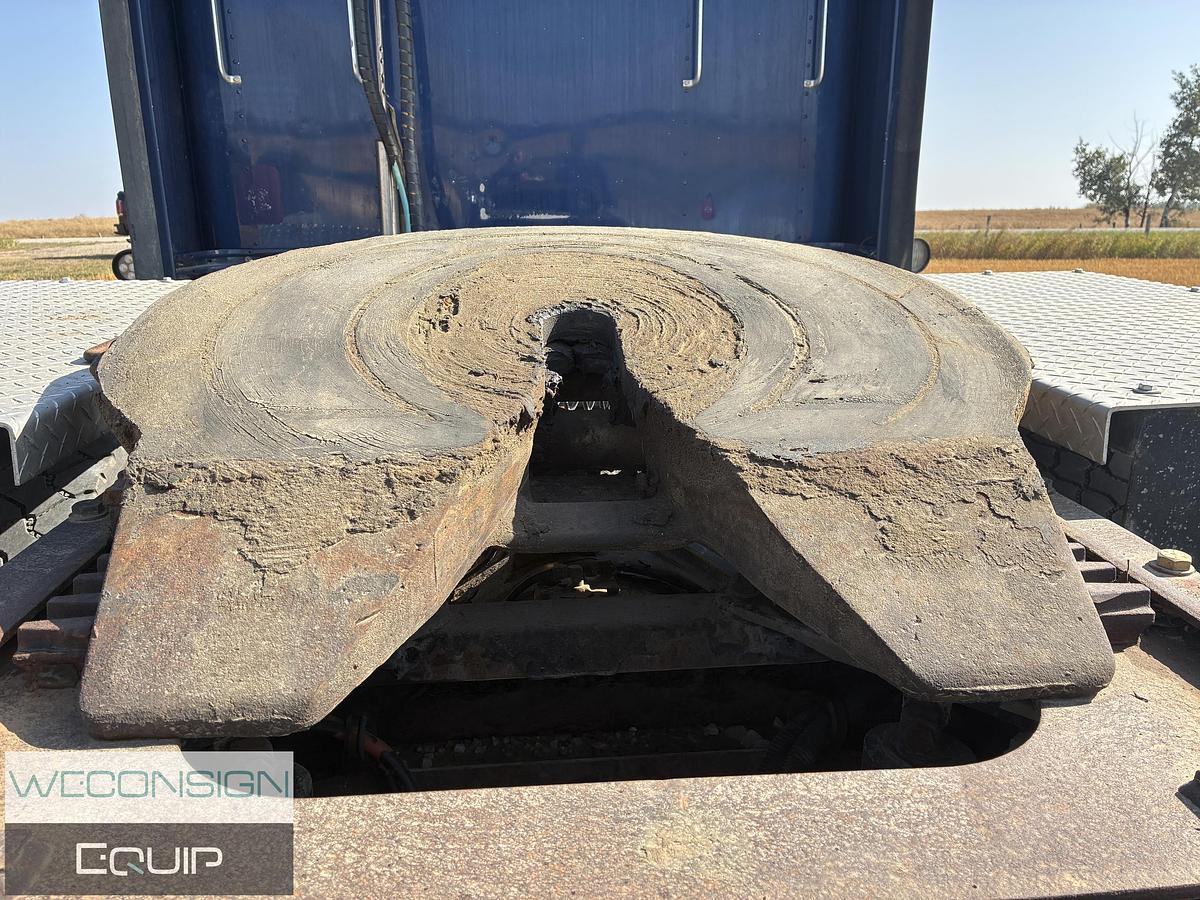 Used 2005 Kenworth T800 Sleeper Tractor