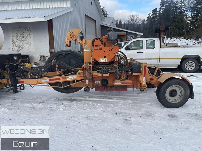 Used 2002 Nissan 2500 – Pavement Marking Vocational Truck