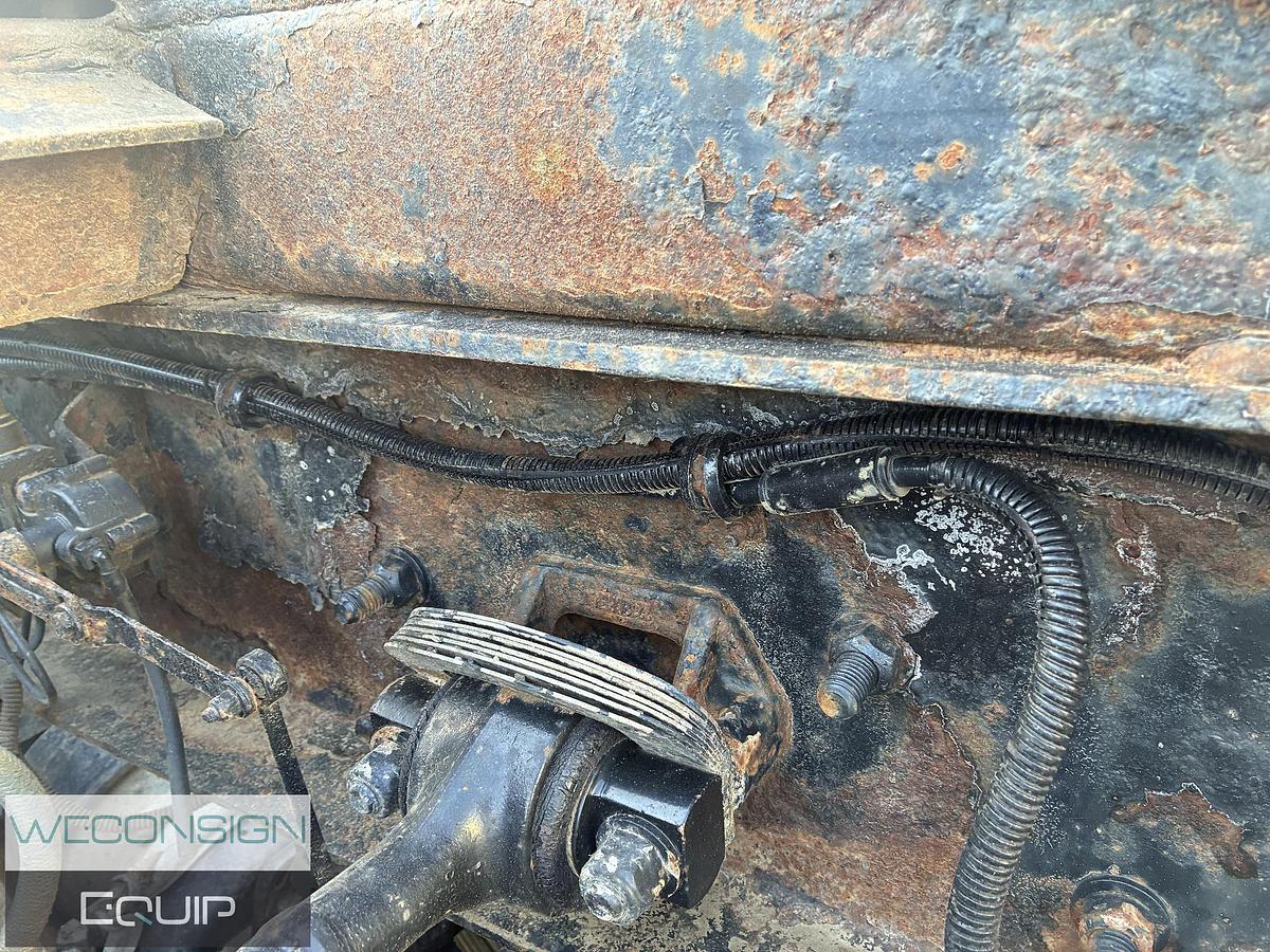 Used 2005 Kenworth T800B Sleeper Winch Truck