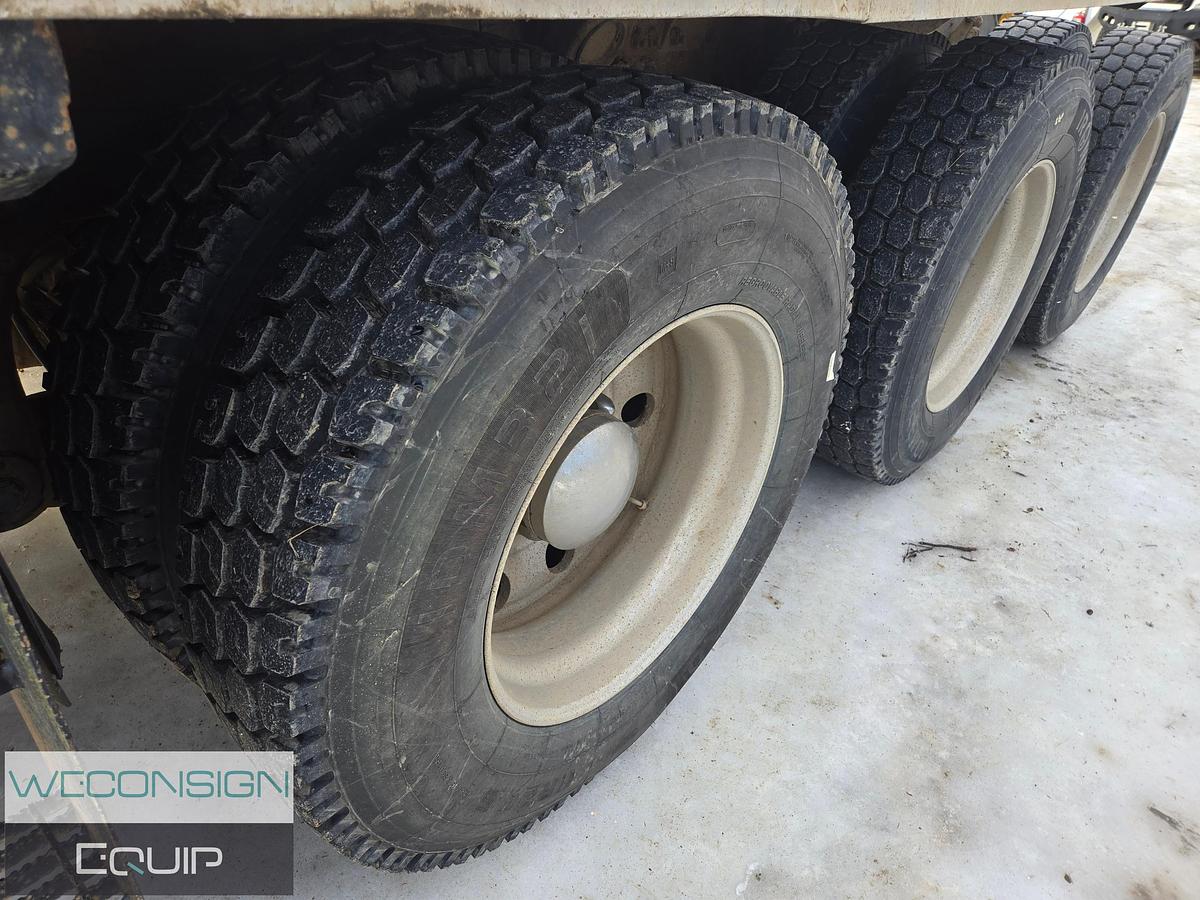 Used 2013 Kenworth T800 Winch Truck