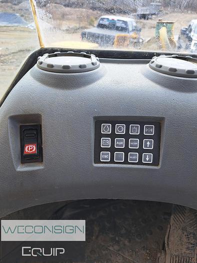 Used 2004 Volvo L70E