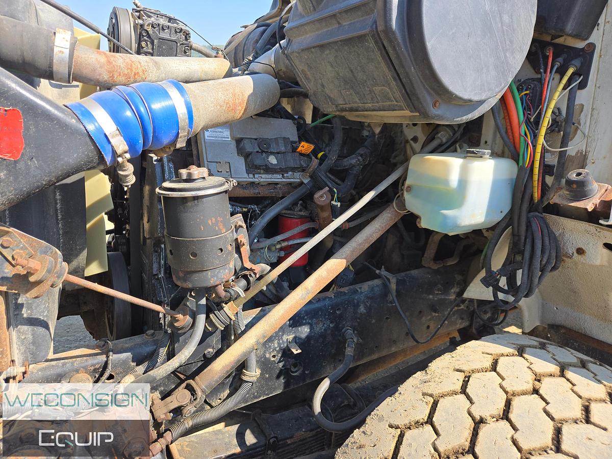 Used 1997 International 4,000 Gallon Water Truck