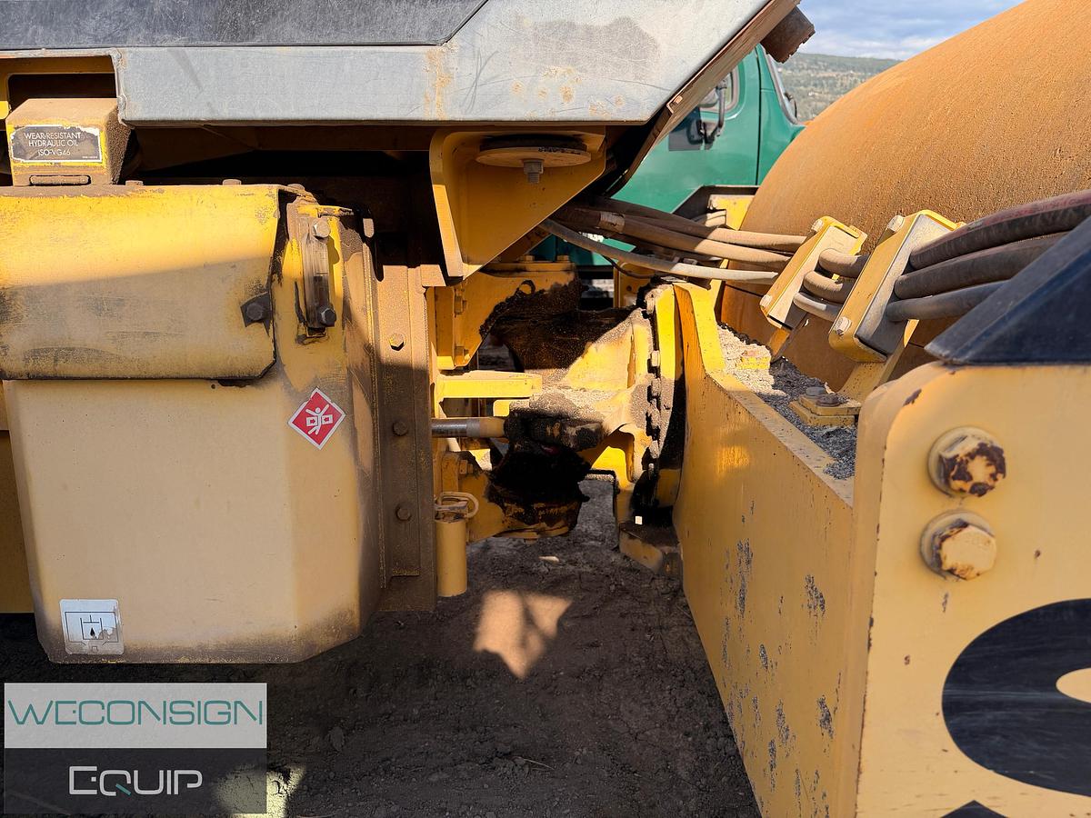 Used 2014 Sakai SV540T 84" Compactor
