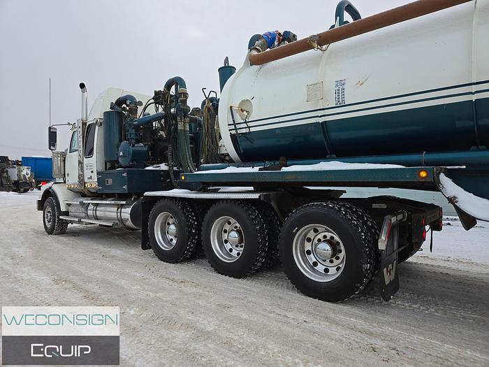 Used 2015 Western Star Tri-Drive Custom Vac Semi Vac