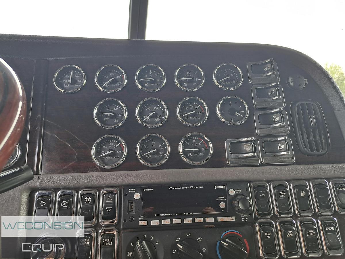 Used 2022 Peterbilt 389