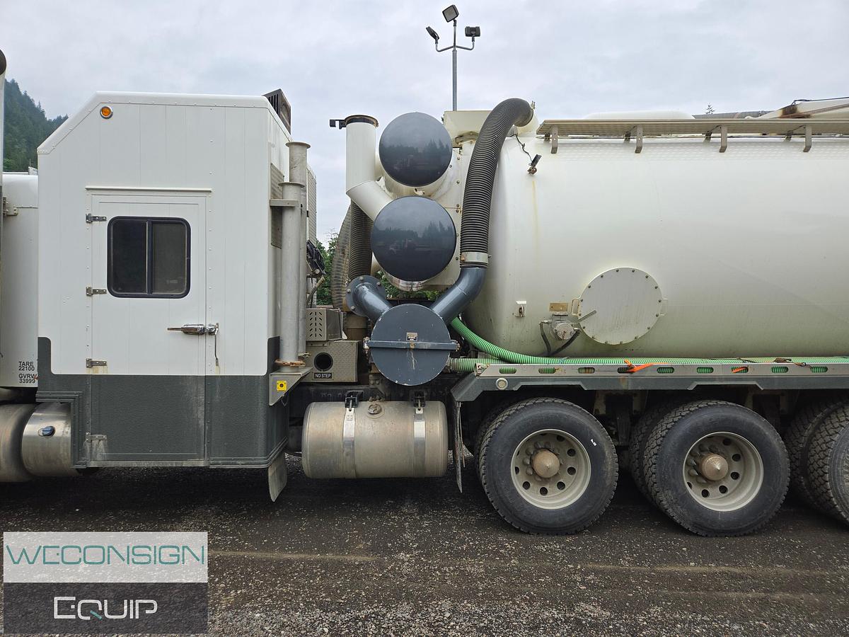 Used 2015 Peterbilt Tri-Axle Hydrovac
