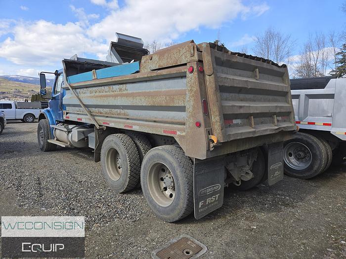 Used 2005 Freightliner M2112 TA Dump Truck