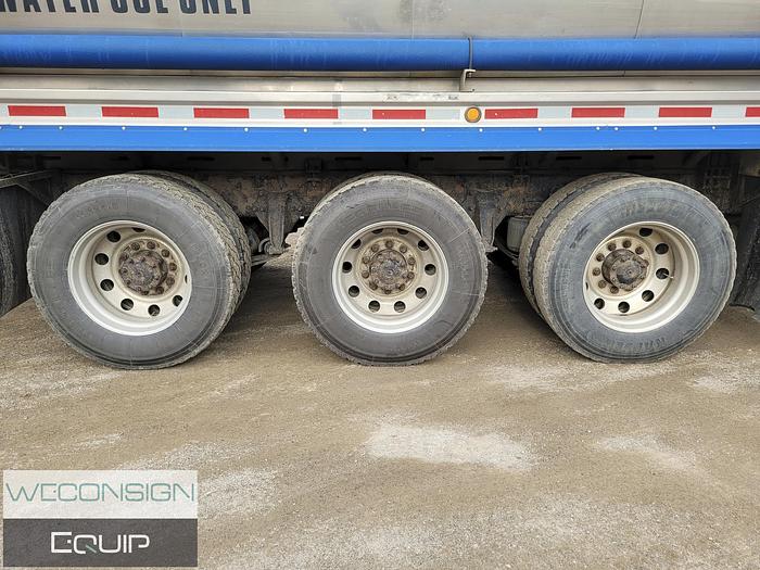 Used 2007 Freightliner Columbia Water/Tank