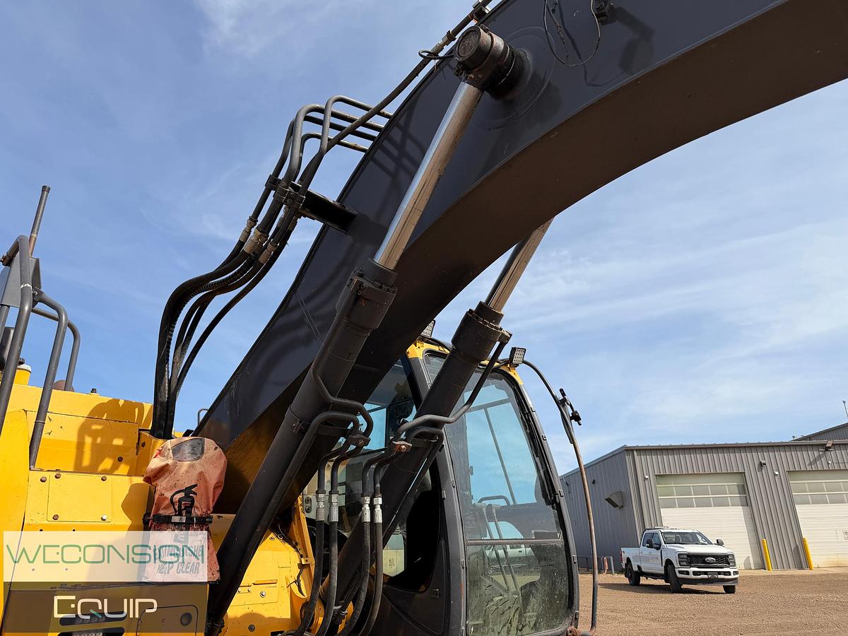 Used GTH-10 2015 John Deere 245G LC Excavator