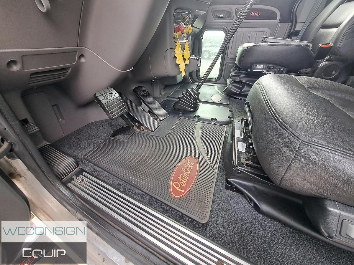 Used 2022 Peterbilt 389