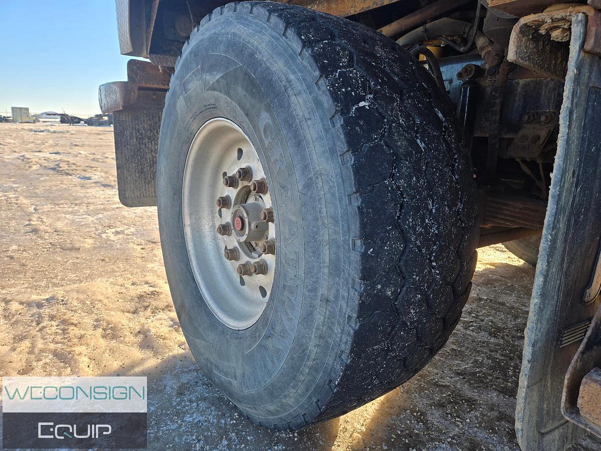 Used 2006 Kenworth C500B Bed Truck