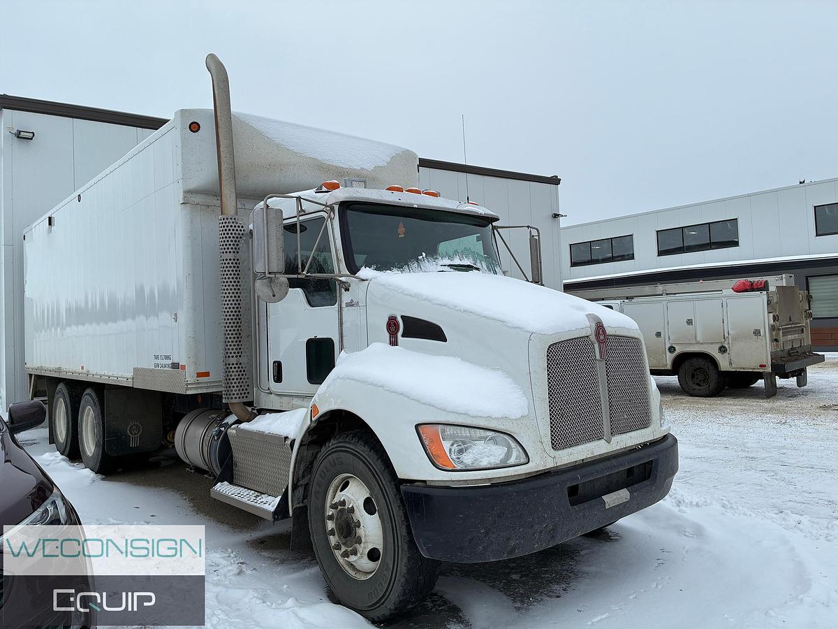 Used 2015 Kenworth T370 Van Truck
