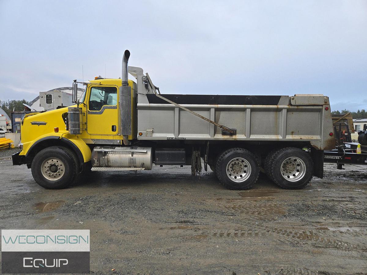 Used 2004 Kenworth T800B TA Dump Truck