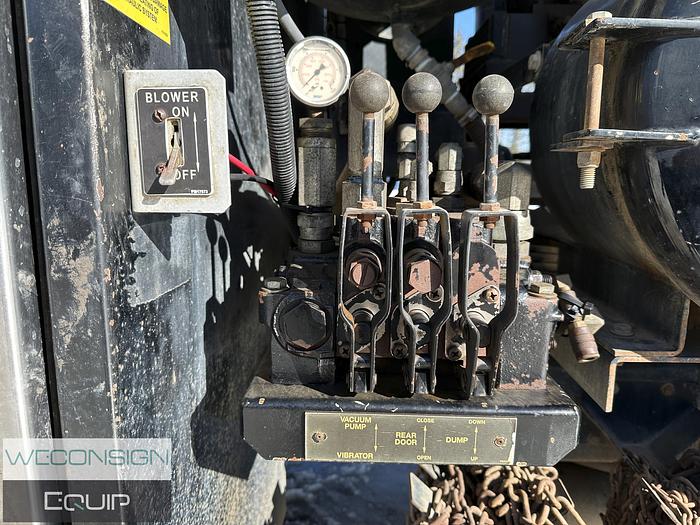 Used 2014 Freightliner Coronado 122SD - #02034