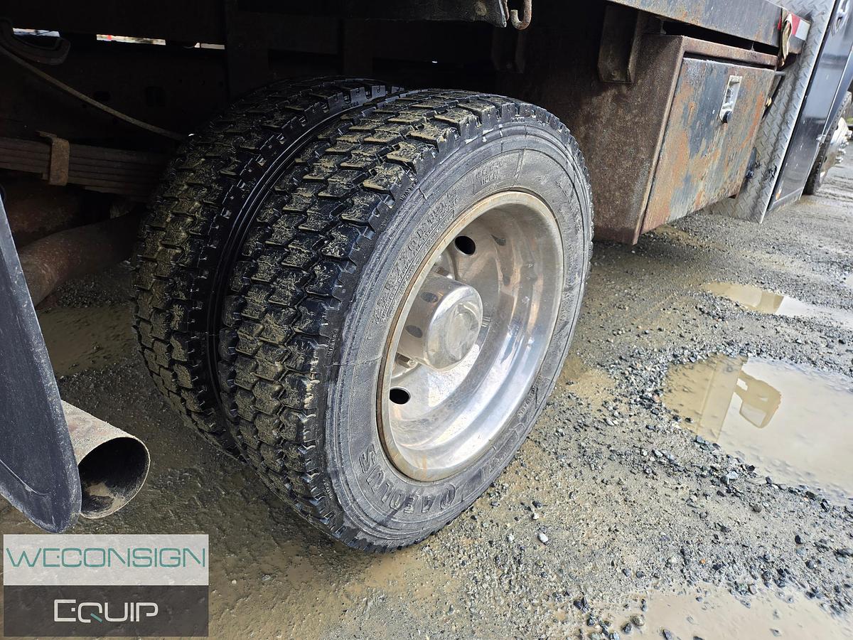 Used 2006 Ford F450 XL Flat Deck Knuckle Boom Truck