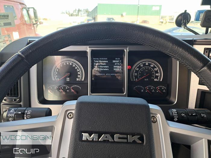 Used 2024 Mack  Anthem Hwy Tractor