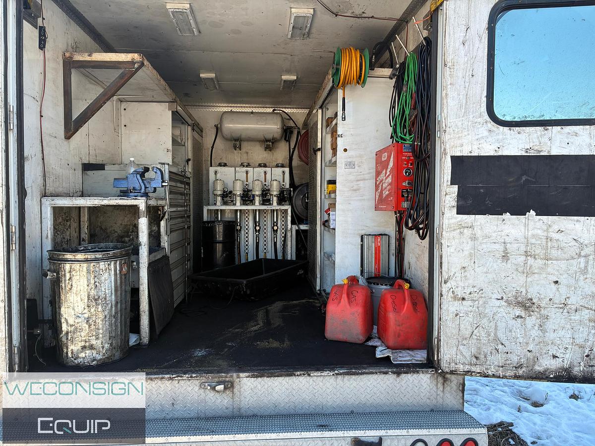 Used 2015 Ford F-550 Extended Cab Lube Truck