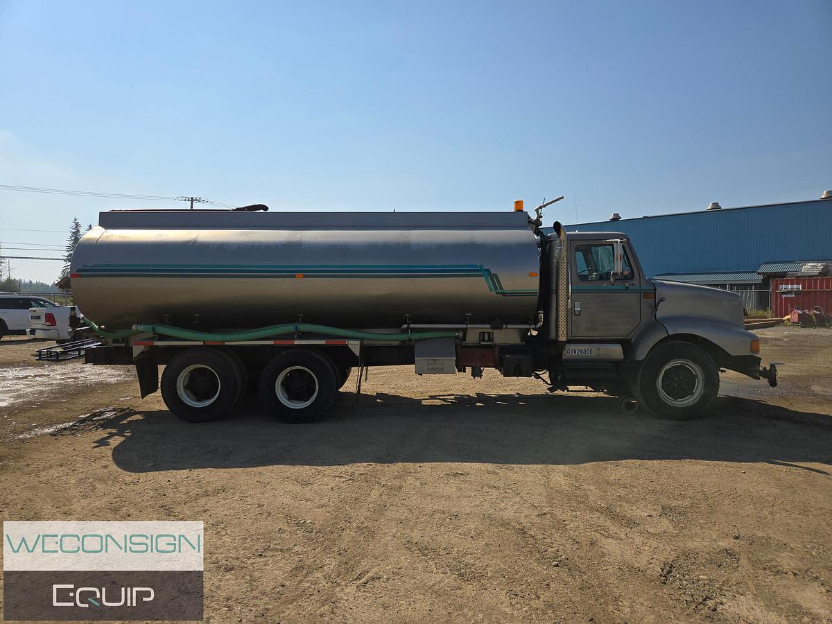 Used 1997 International 4,000 Gallon Water Truck