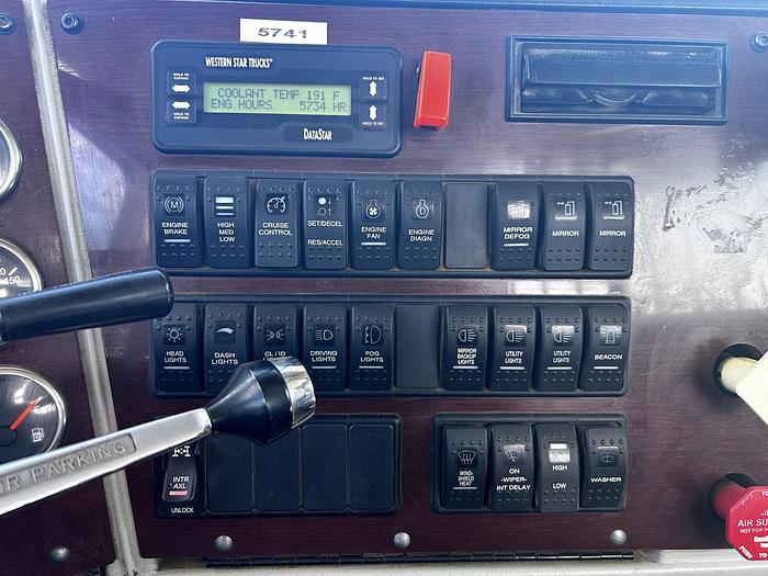 Used 2013 Western Star 6900XD Bed/Deck Truck