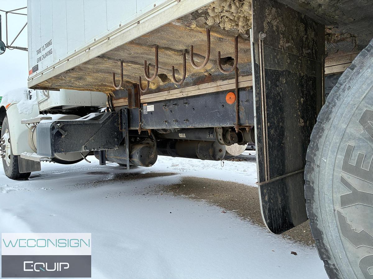 Used 2015 Kenworth T370 Van Truck