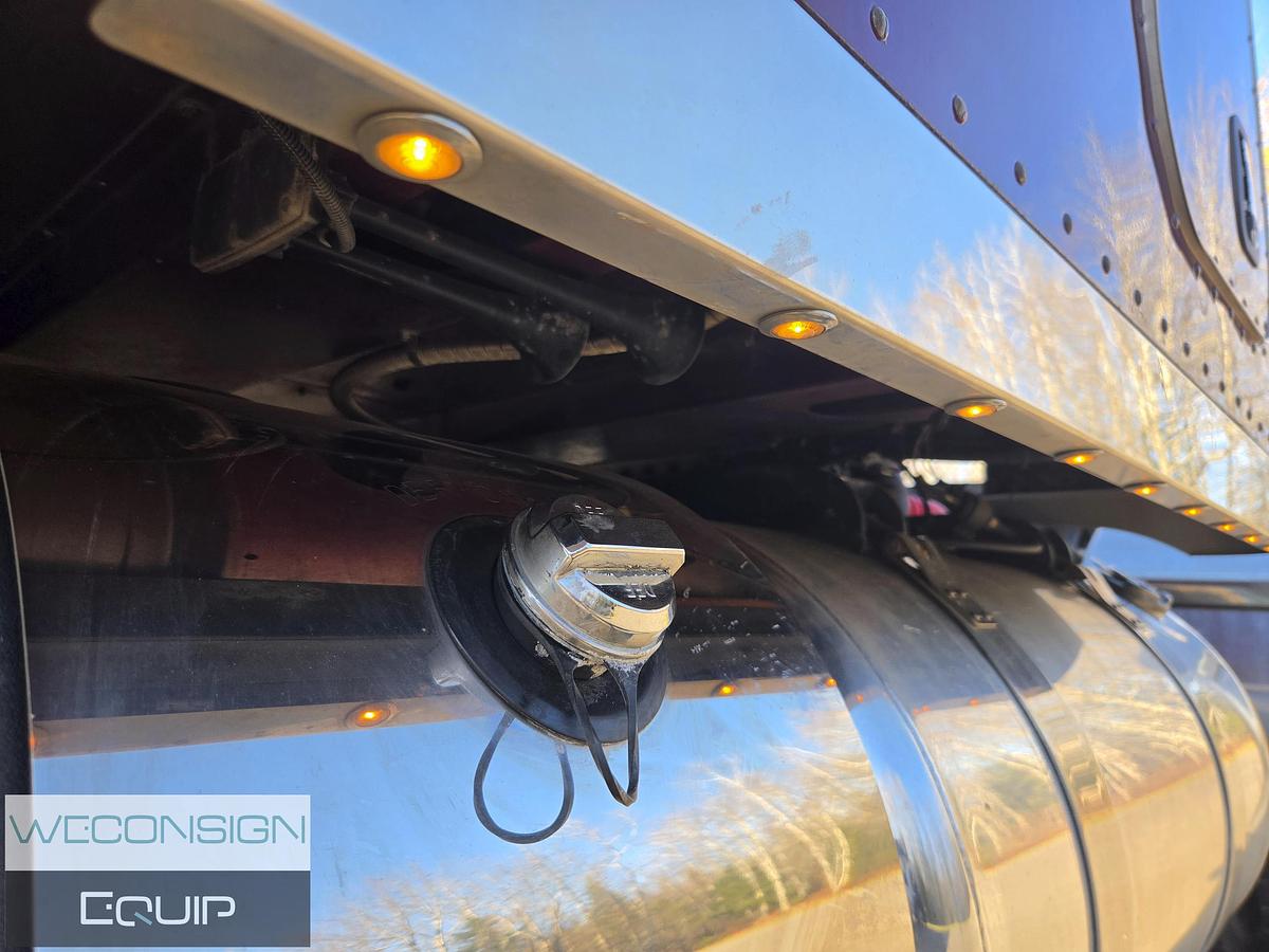 Used 2022 Peterbilt 389 Sleeper Truck Tractor