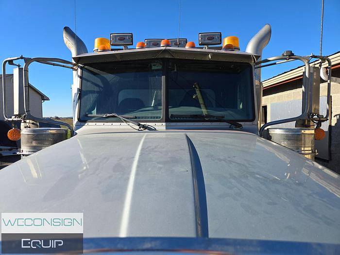 Used 2009 Peterbilt 367 TA Dump Truck