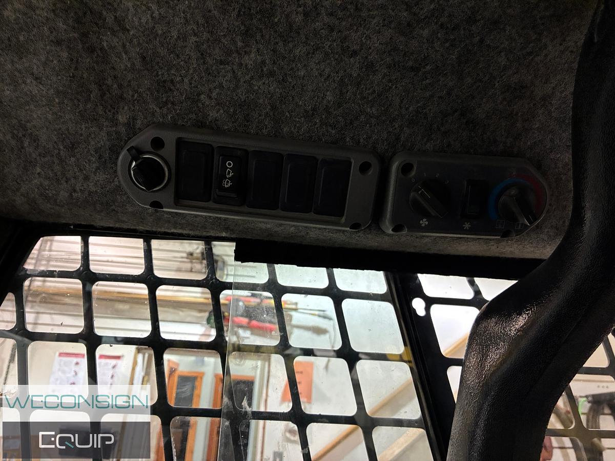 Used 2006 Bobcat S250 Skid Steer