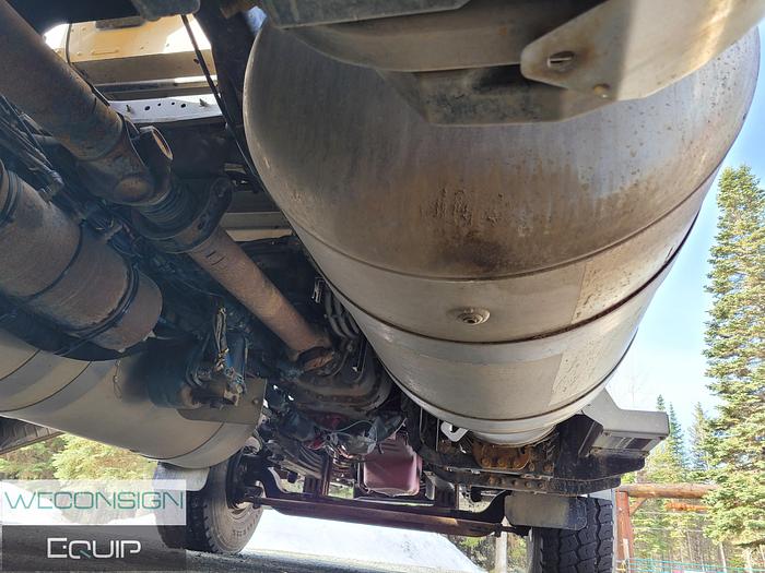 Used 2019 Peterbilt 367 Tandem Roll Off Truck