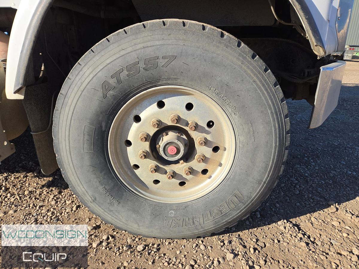 Used 2009 Freightliner FLD120SD Picker Truck