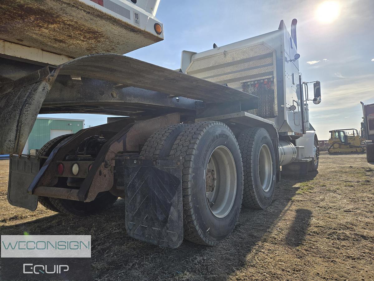 Used 2005 Peterbilt Sleeper Wet Kit Truck