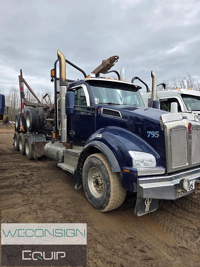 Used 2022 Kenworth T880