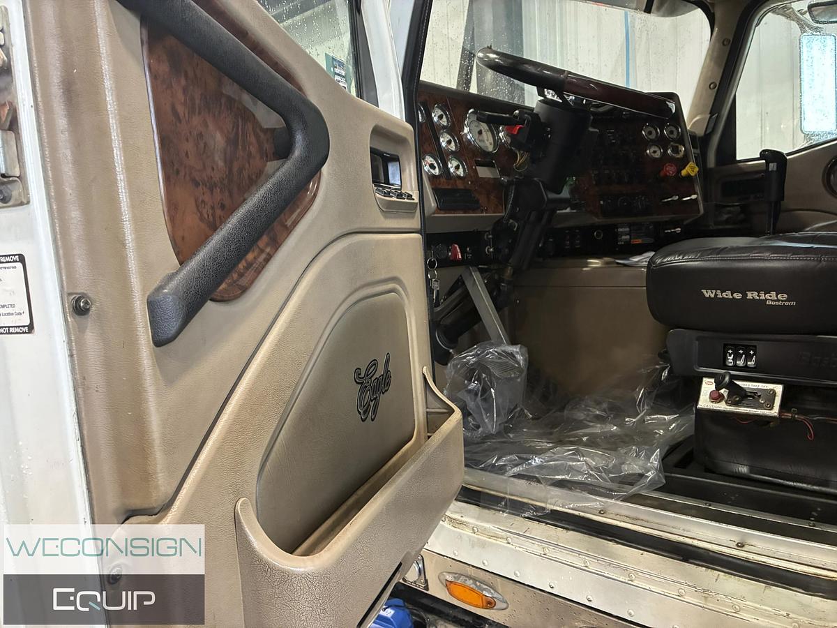 Used 2015 International Eagle Sleeper Truck