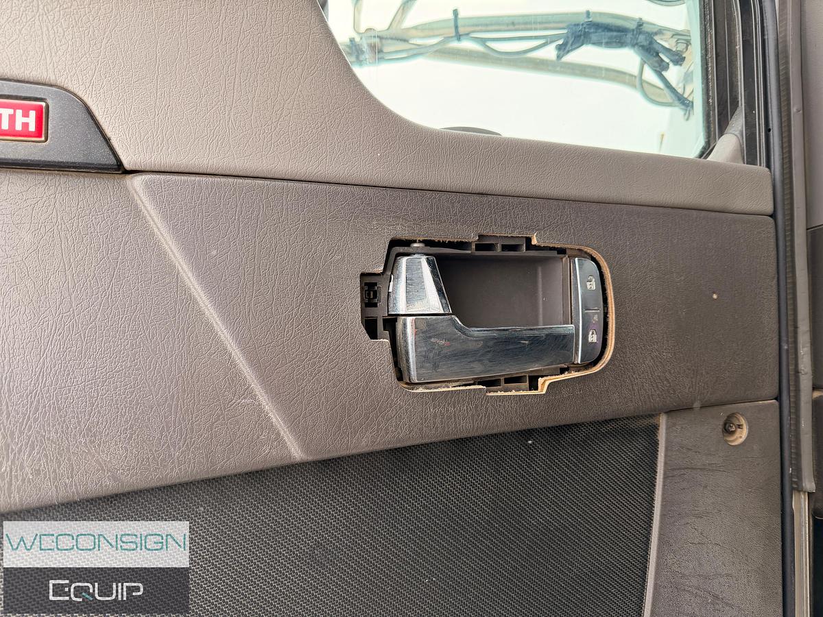 Used 2011 Kenworth T800 Tri Drive Texas Bed Truck