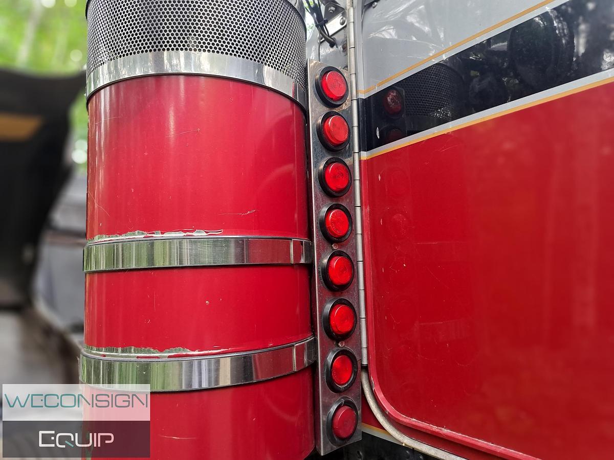 Used 2006 Kenworth W900L Sleeper Tractor